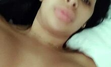 La Latina amateur Sheila Ortegas avec ses gros seins et sa chatte mouillée dans une vidéo maison