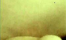 Винтаге порно видео који приказује девојчино велико дупе и вештине пушења