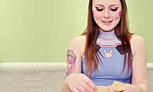 Кръгла брюнетка красавица се наслаждава на извратените желания на DVA в домашно видео Overwatch