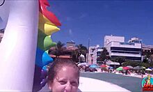 أنا وزوجتي ننغمس في الأنشطة الإباحية على الشاطئ العام