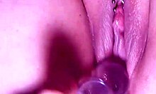 Vídeo caseiro de masturbação de irmãs com dildo de vidro