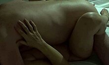 Házi videó a kora reggeli szexről egy igazi háziasszonyral az indulás előtt