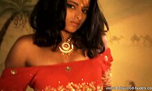Video făcut acasă cu o seducție indiană cu o conexiune profundă cu Bollywood