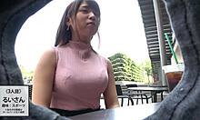 Japanse amateur trio met rondborstige vriendin en zelfgemaakte gezichtsbehandeling