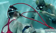 Аниме-девушки Минни Манга и Марси делают глубокий оральный секс в бассейне
