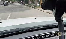 Una troia brasiliana si fa scopare per strada