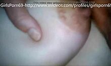 Зрелая азиатская девушка получает сперму на свои большие сиськи