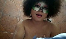 Video porno fatto in casa di una filippina arrapata che viene scopata in bagno